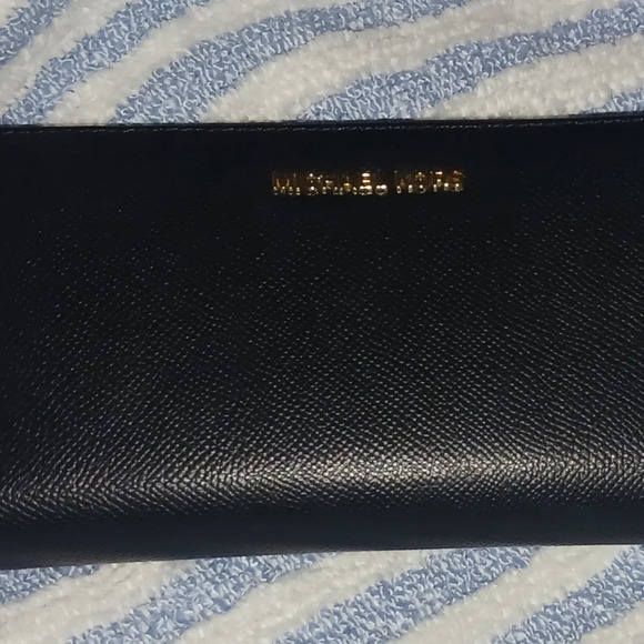 Michael Kors Jet Set Large Women's Wallet - Picture 1 of 4